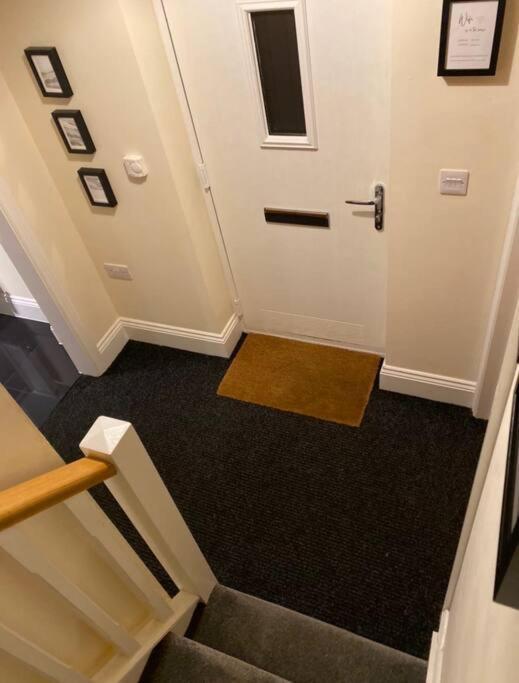 No25-Luxe Living Guest House- 2 Bed-Wifi-Free Parking-City- Beach Swansea Bagian luar foto