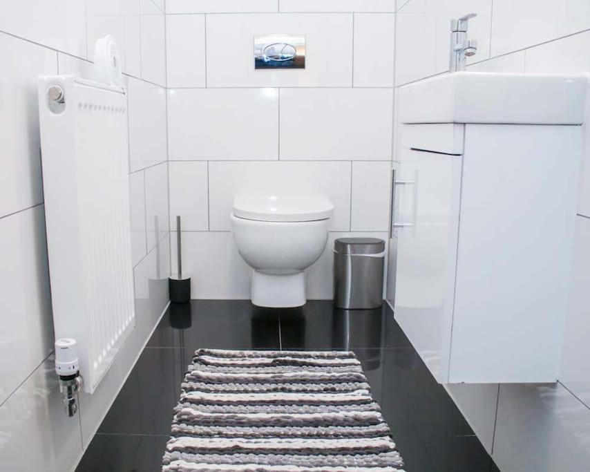 No25-Luxe Living Guest House- 2 Bed-Wifi-Free Parking-City- Beach Swansea Bagian luar foto